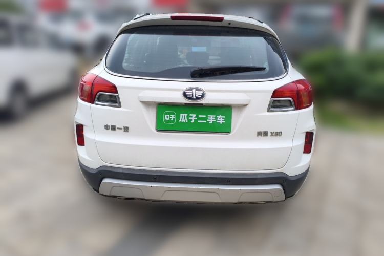 Used Bestune X80 2015 2.0L automatic comfort version Rear