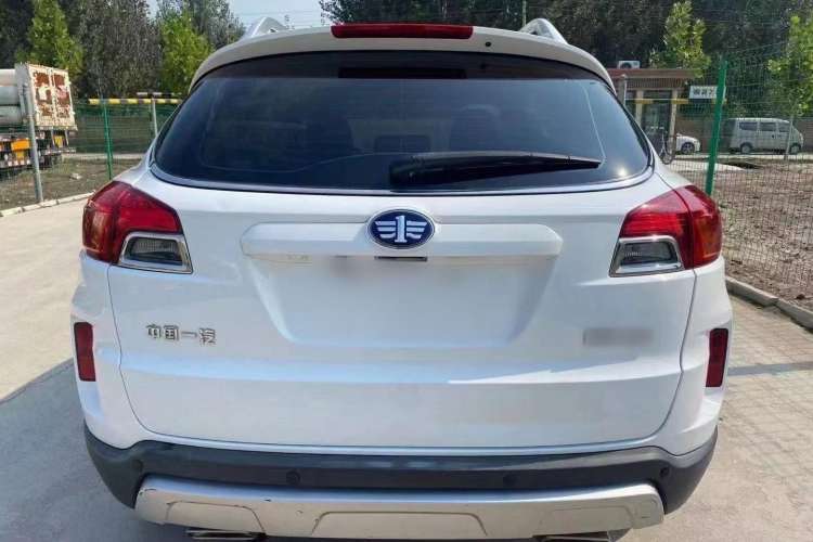 Used Bestune X80 2015 2.0L automatic comfort version Rear
