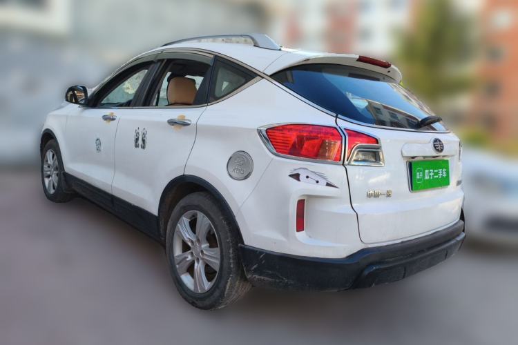 Used Bestune X80 2015 2.0L automatic luxury version Rear Left 45 Deg