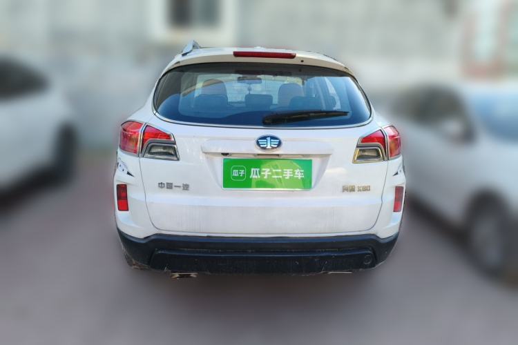 Used Bestune X80 2015 2.0L automatic luxury version Rear