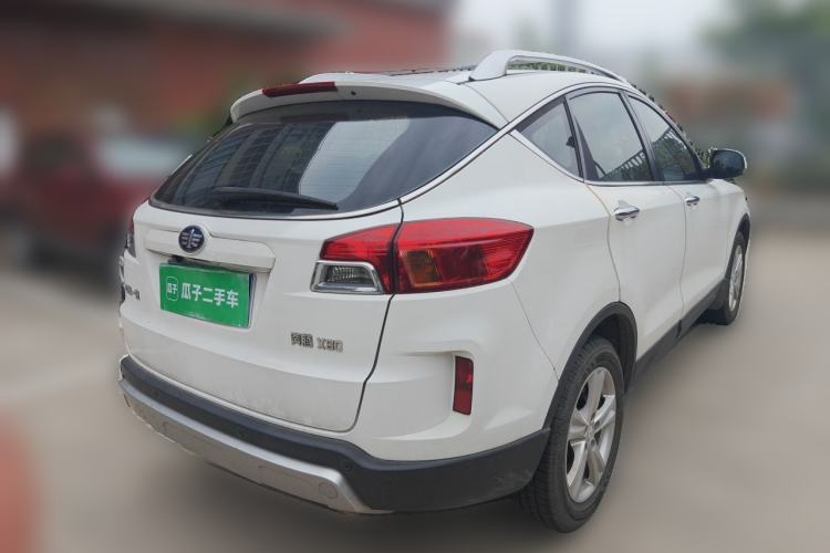Used Bestune X80 2015 2.0L automatic comfort version Rear Right 45 Deg