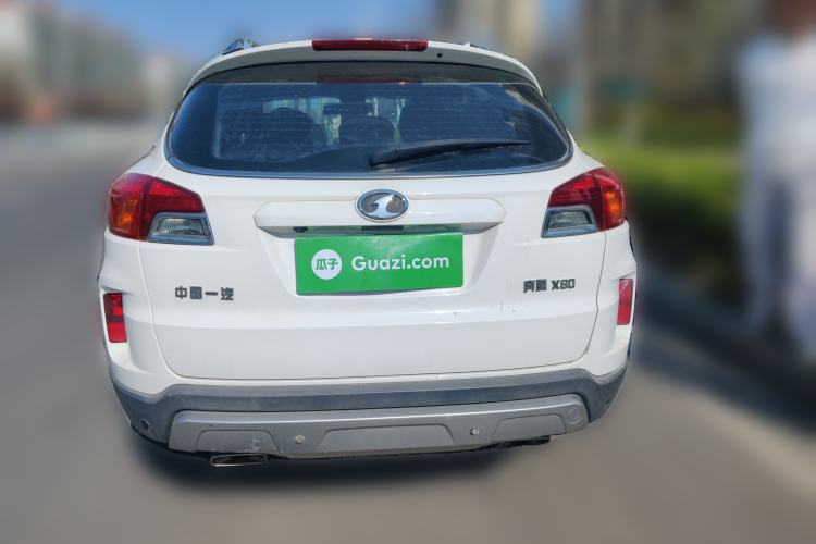 Used Bestune X80 2015 2.0L automatic luxury version Rear