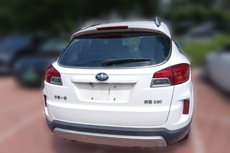 Used Bestune X80 2015 2.0L automatic comfort version Rear