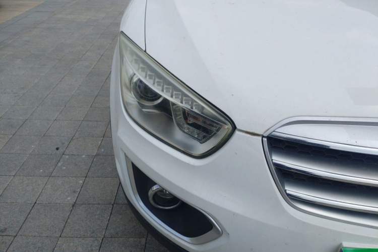 Used Bestune X80 2015 2.0L Automatic Comfort Anniversary Edition Right Front Headlight