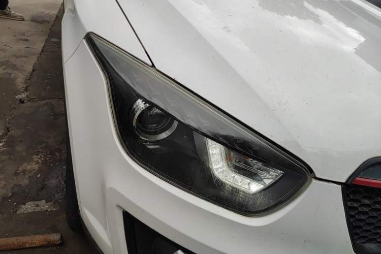 Used Bestune X80 2015 1.8T Automatic Sport Model Right Front Headlight