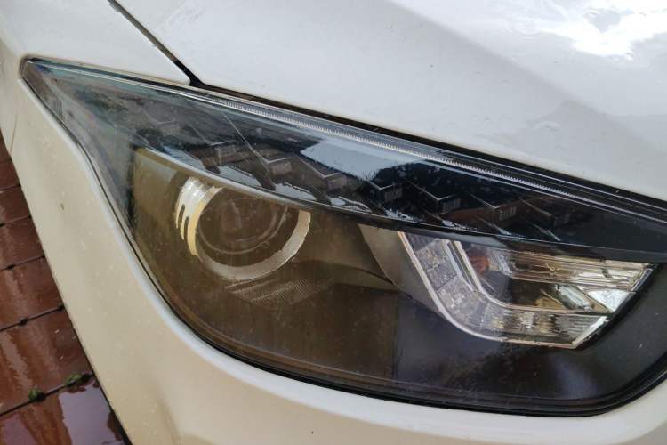 Used Bestune X80 2015 1.8T Automatic Sport Model Right Front Headlight