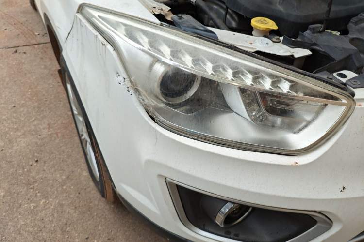Used Bestune X80 2015 1.8T Automatic Luxury Model Right Front Headlight