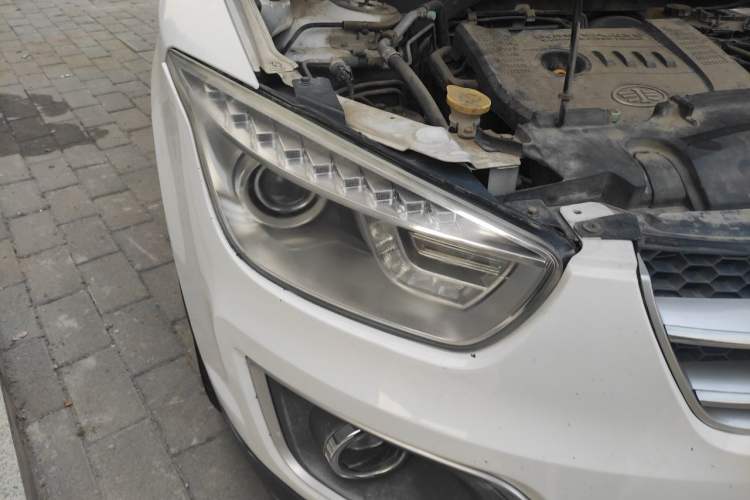 Used Bestune X80 2015 2.0L Automatic Comfort Anniversary Edition Right Front Headlight