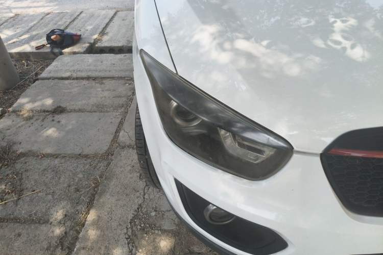 Used Bestune X80 2015 1.8T Automatic Sport Model Right Front Headlight