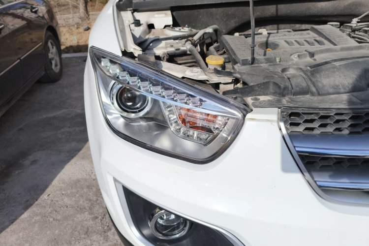 Used Bestune X80 2015 2.0L Manual Luxury Edition Right Front Headlight