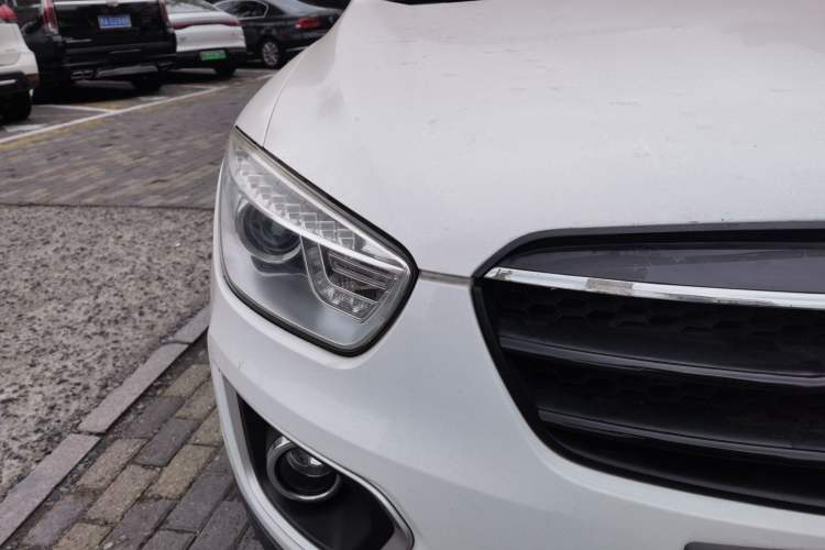 Used Bestune X80 2015 2.0L automatic comfort version Right Front Headlight