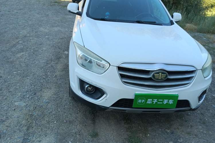 Used Bestune X80 2015 1.8T Automatic Luxury Model Right Front Headlight