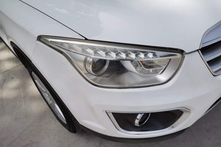 Used Bestune X80 2015 1.8T Automatic Luxury Model Right Front Headlight