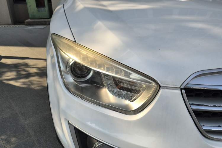 Used Bestune X80 2015 2.0L Automatic Comfort Anniversary Edition Right Front Headlight