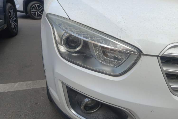 Used Bestune X80 2015 2.0L automatic luxury version Right Front Headlight