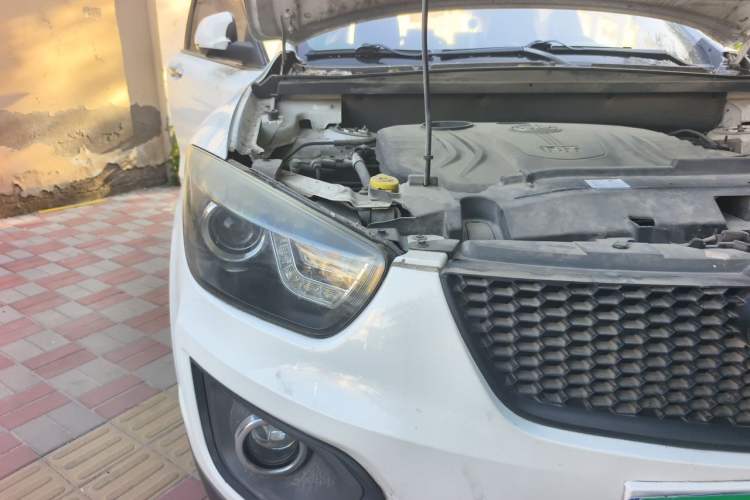 Used Bestune X80 2015 1.8T Automatic Sport Model Right Front Headlight