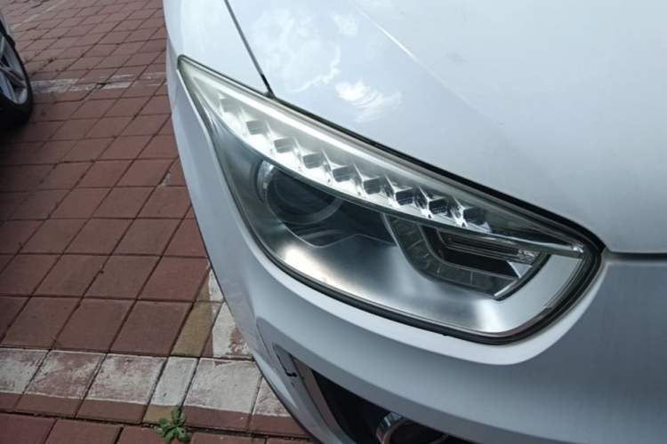 Used Bestune X80 2015 2.0L automatic comfort version Right Front Headlight
