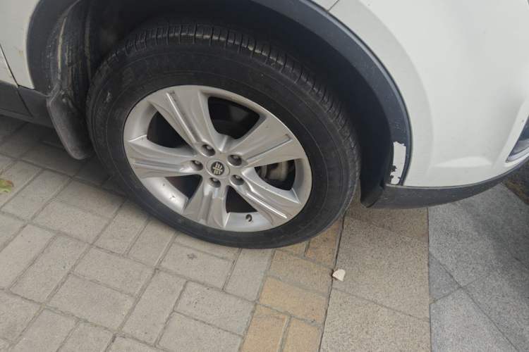 Used Bestune X80 2015 1.8T Automatic Luxury Model Right Front Wheel Hub