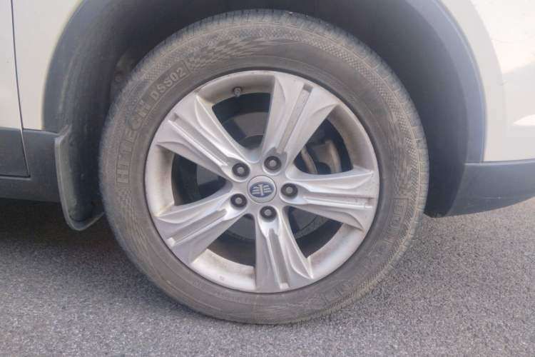 Used Bestune X80 2015 2.0L Automatic Comfort Anniversary Edition Right Front Wheel Hub