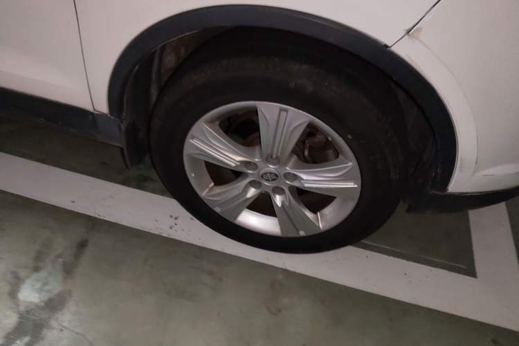 Used Bestune X80 2015 1.8T Automatic Luxury Model Right Front Wheel Hub