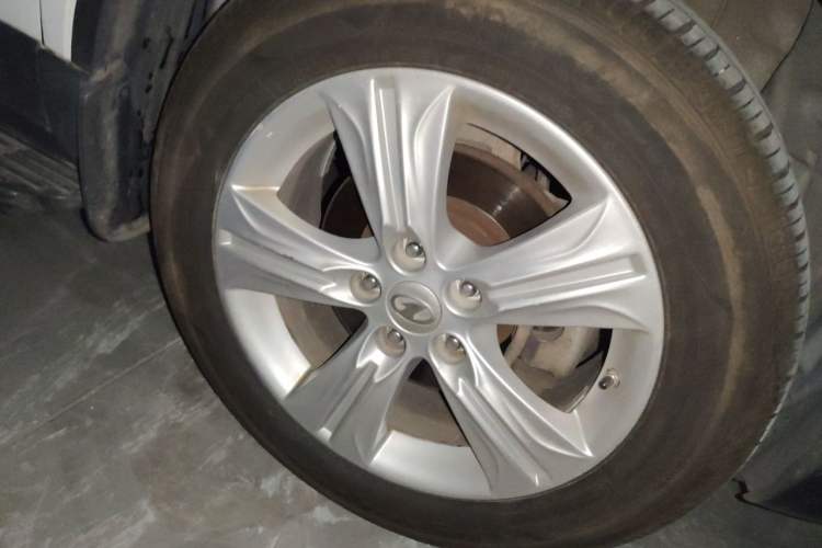 Used Bestune X80 2015 2.0L Automatic Comfort Anniversary Edition Right Front Wheel Hub