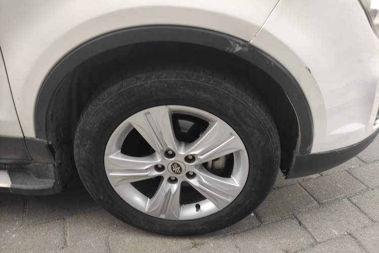 Used Bestune X80 2015 2.0L Automatic Comfort Anniversary Edition Right Front Wheel Hub