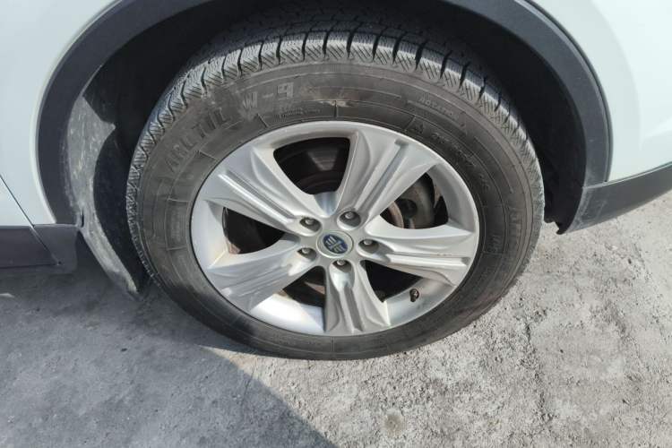 Used Bestune X80 2015 2.0L Manual Luxury Edition Right Front Wheel Hub
