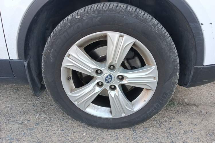 Used Bestune X80 2015 1.8T Automatic Luxury Model Right Front Wheel Hub