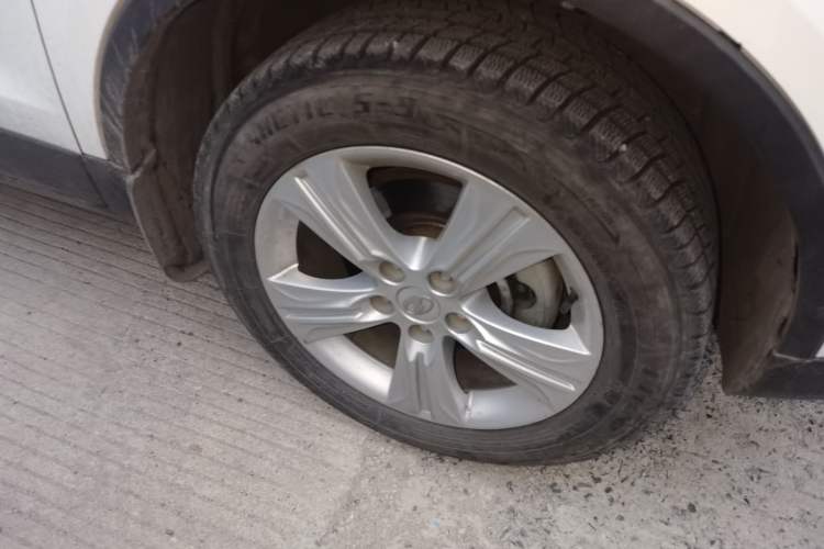 Used Bestune X80 2015 2.0L Automatic Comfort Anniversary Edition Right Front Wheel Hub