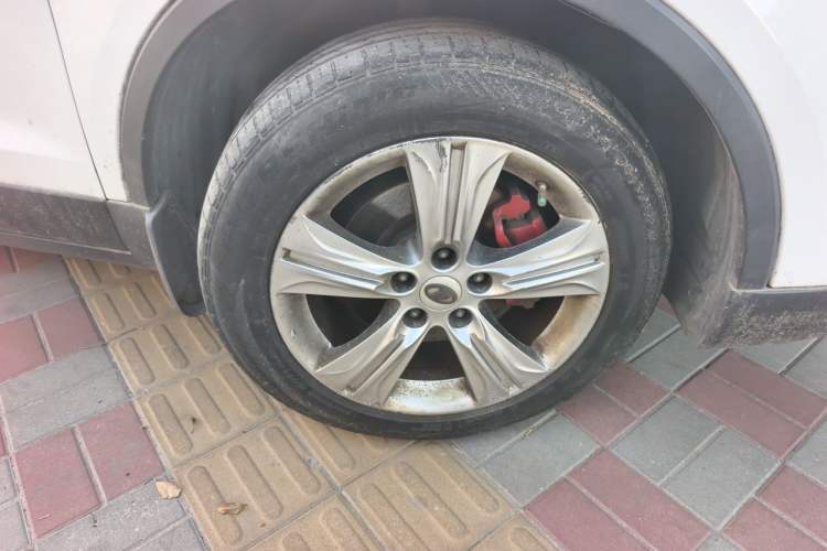 Used Bestune X80 2015 1.8T Automatic Sport Model Right Front Wheel Hub