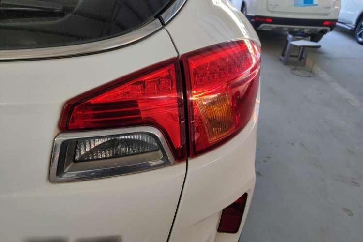Used Bestune X80 2015 2.0L automatic comfort version Right Rear Taillight