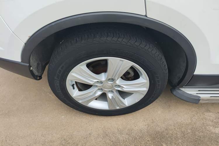 Used Bestune X80 2015 2.0L automatic comfort version Right Rear Wheel Hub