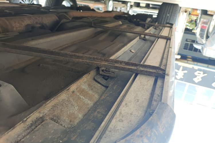Used Bestune X80 2015 2.0L automatic comfort version Right Side Sill