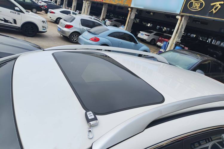 Used Bestune X80 2015 2.0L automatic comfort version Roof