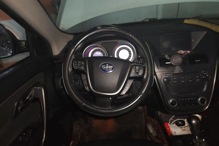 Used Bestune X80 2015 2.0L automatic comfort version Steering Wheel