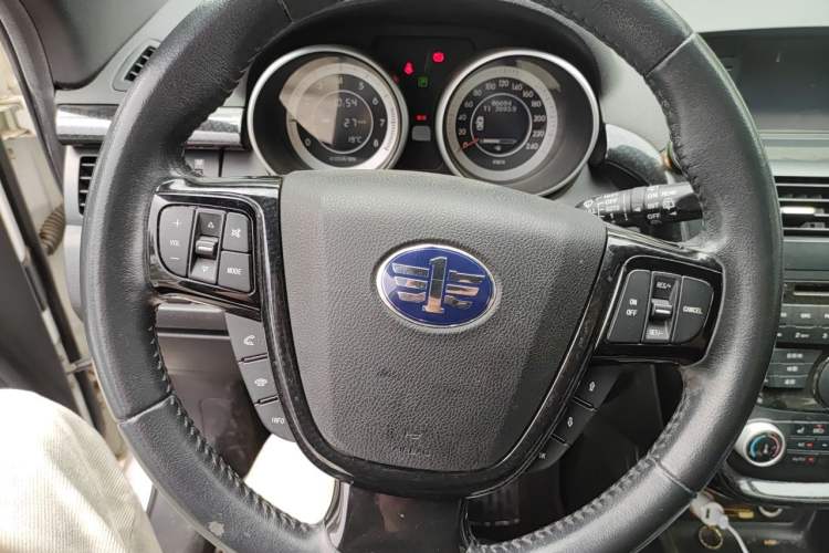 Used Bestune X80 2015 1.8T Automatic Sport Model Steering Wheel