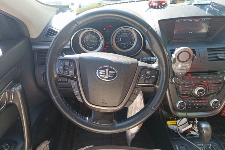 Used Bestune X80 2015 1.8T Automatic Luxury Model Steering Wheel