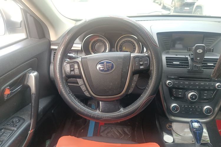 Used Bestune X80 2015 2.0L automatic luxury version Steering Wheel