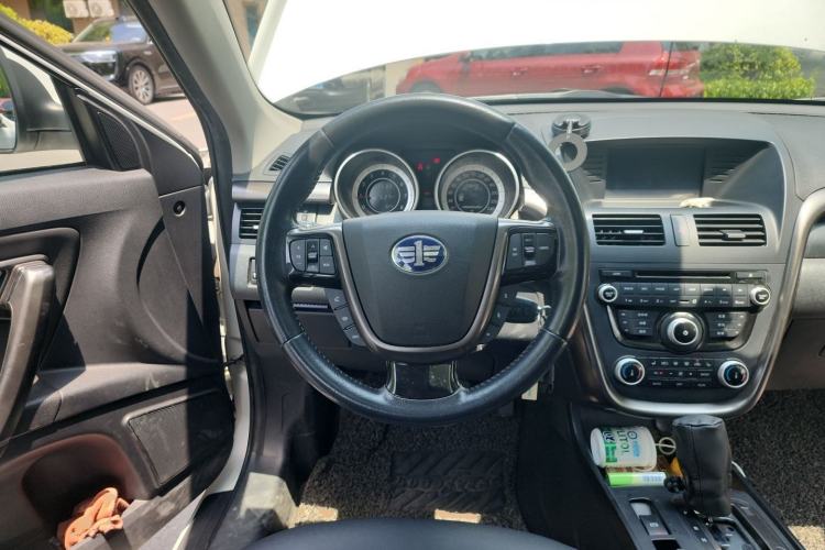 Used Bestune X80 2015 2.0L automatic luxury version Steering Wheel