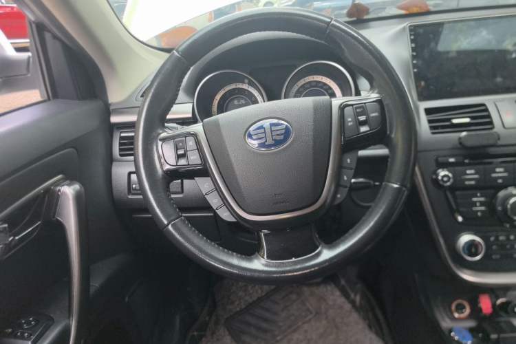 Used Bestune X80 2015 1.8T Automatic Luxury Model Steering Wheel