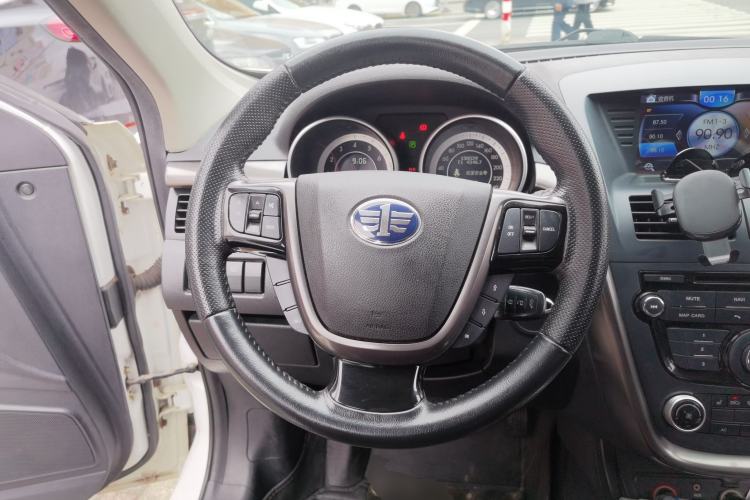 Used Bestune X80 2015 2.0L automatic comfort version Steering Wheel