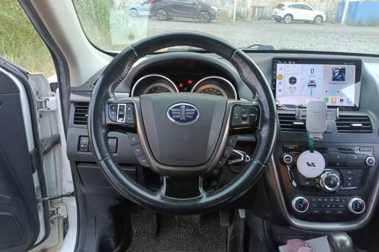 Used Bestune X80 2015 1.8T Automatic Luxury Model Steering Wheel