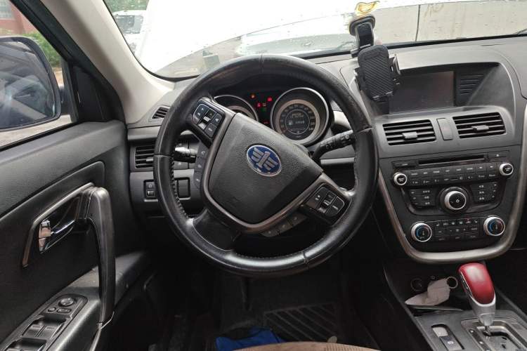 Used Bestune X80 2015 2.0L automatic luxury version Steering Wheel