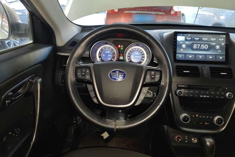 Used Bestune X80 2015 2.0L automatic comfort version Steering Wheel