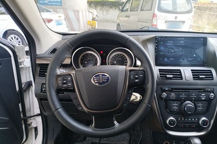 Used Bestune X80 2015 2.0L Automatic Comfort Anniversary Edition Steering Wheel