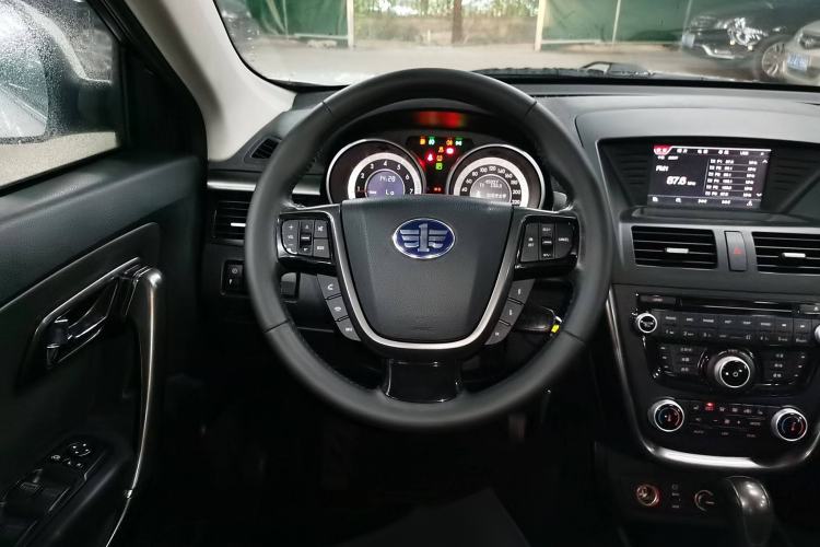 Used Bestune X80 2015 2.0L automatic luxury version Steering Wheel
