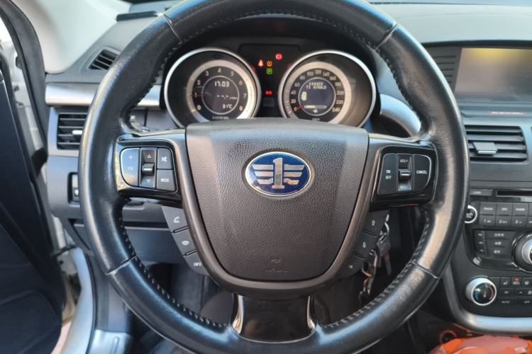 Used Bestune X80 2015 2.0L automatic luxury version Steering Wheel
