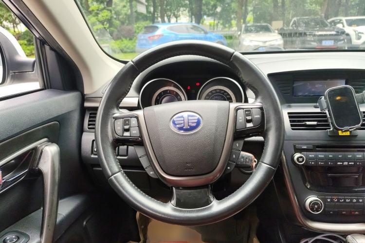 Used Bestune X80 2015 2.0L automatic comfort version Steering Wheel