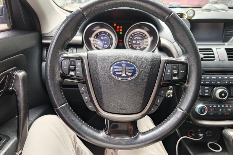 Used Bestune X80 2015 1.8T Automatic Luxury Model Steering Wheel