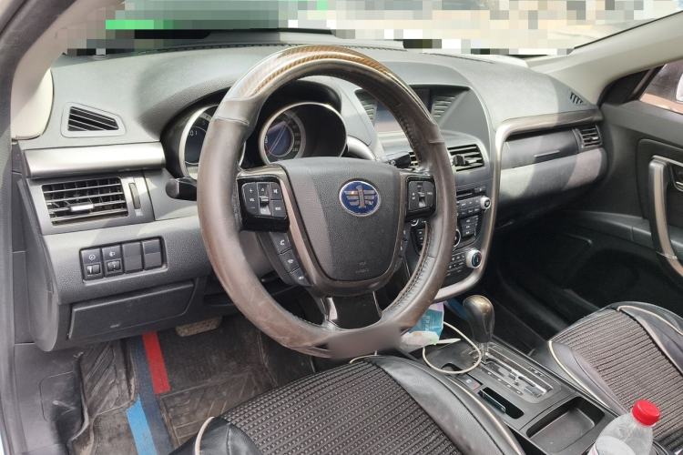 Used Bestune X80 2015 2.0L automatic luxury version Steering Wheel